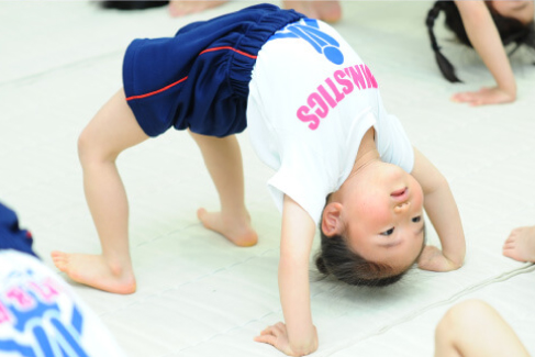 ジュニア｜体操で、強い”からだ”と”ココロ”を育みます！｜神戸最大のプールと週最大100本のプログラム｜エス・パティオ