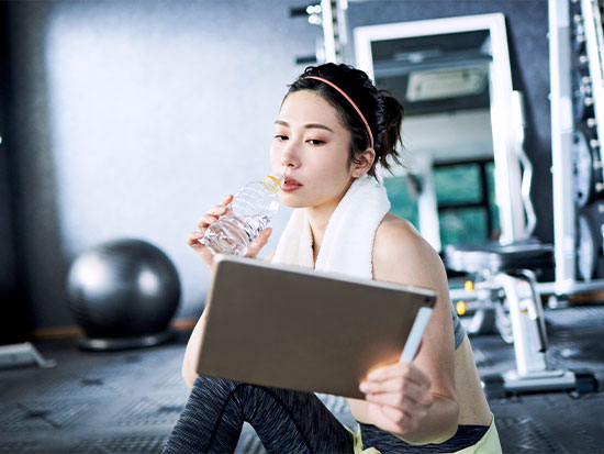 初心者も自宅でできるおすすめ筋トレ「スクワット」