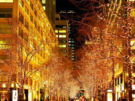 家でできる効果の高い筋トレと言えば？！スクワット